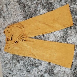 Trousers with suspenders